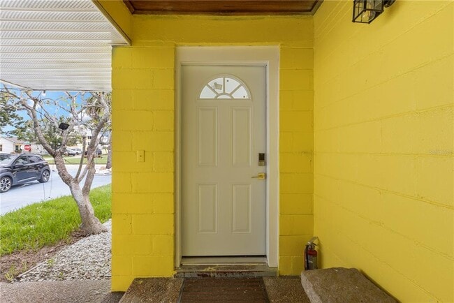 Building Photo - 14060 Miramar Ave