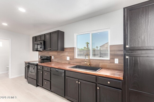 Building Photo - 510 N 10th St