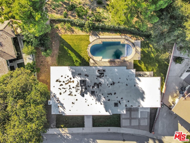 Building Photo - 16608 Park Ln Cir