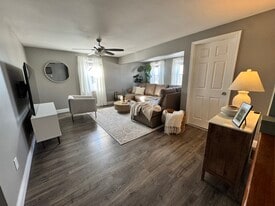 Building Photo - 126 Overland St