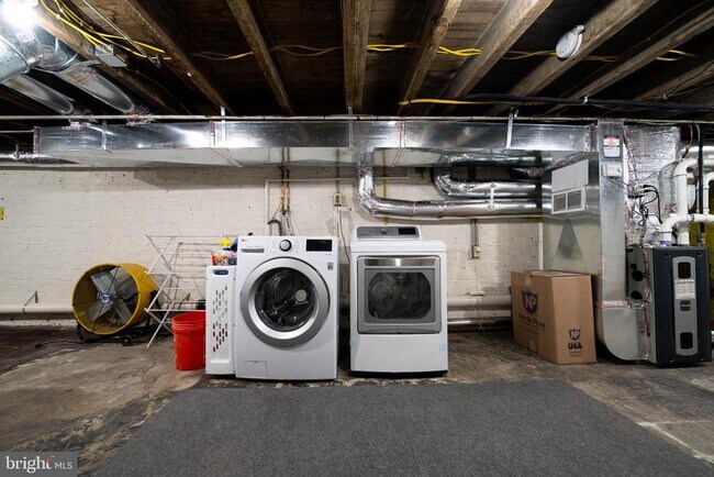 Building Photo - 4119 Falls Rd