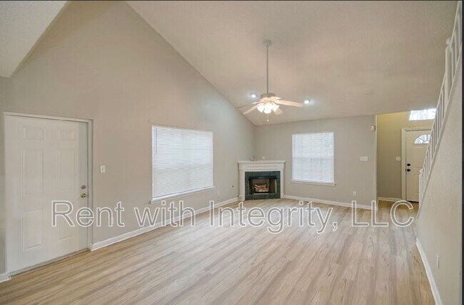 Building Photo - 3385 Tansey Ct