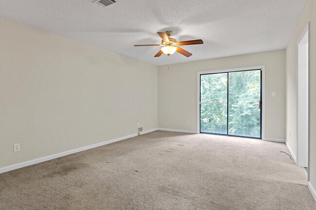 Building Photo - 219 Brooks Dr