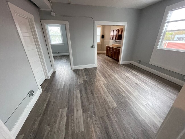 Building Photo - 2 Bedroom Apartment - 1510 1/2 Harrison Street