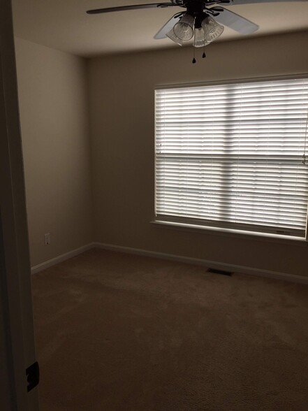 Building Photo - 10206 Osage Dr