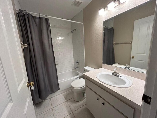 Building Photo - 30534 Tremont Dr