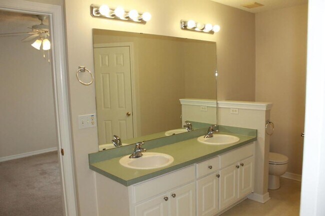 Building Photo - 1606 Trent St