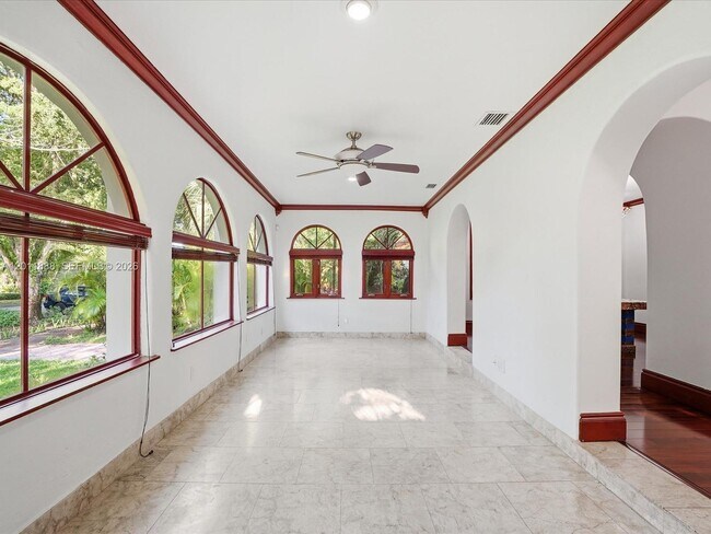 Building Photo - 1137 Asturia Ave