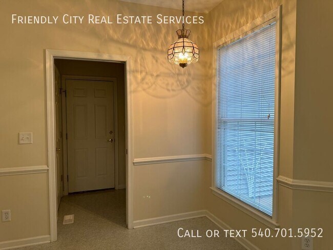 Building Photo - Beautiful Duplex at Spring Oaks