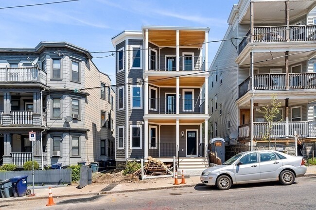 Building Photo - 31 Cunningham St