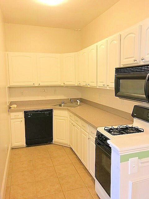 Building Photo - 45 Water St