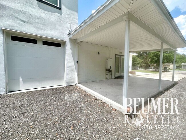 Building Photo - Charming Updated 2br/1ba Mid-Century Cottage