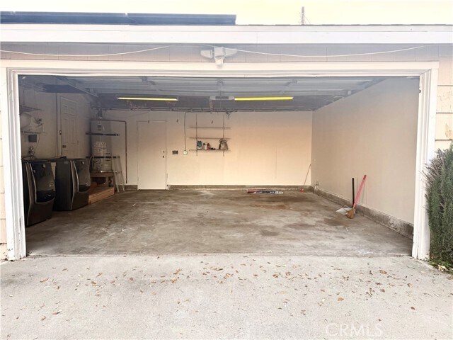 Building Photo - 10731 Freer Ave