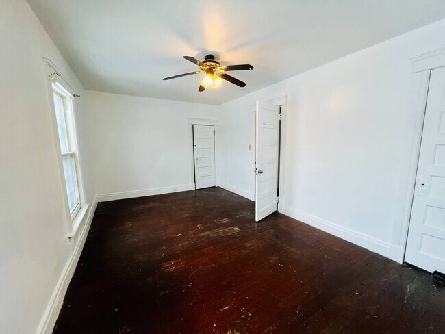 Building Photo - 163 Market St