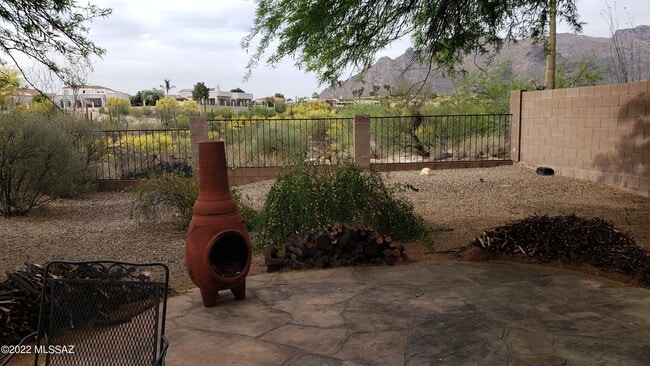 Building Photo - 6525 N Shadow Bluff Dr