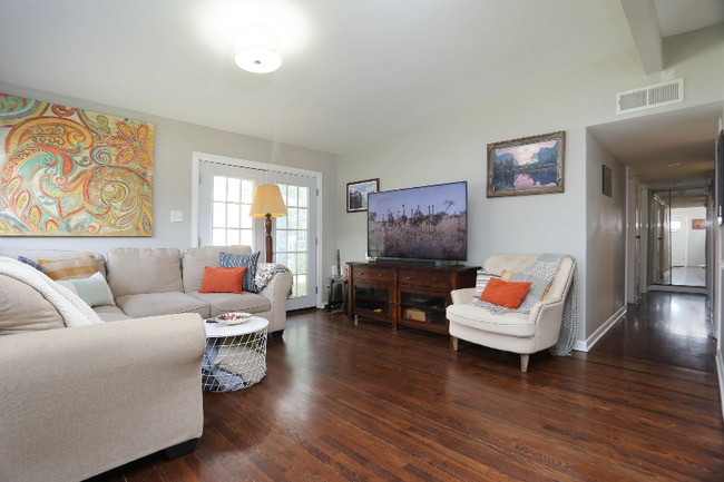 Building Photo - 514 Brightwood Pl