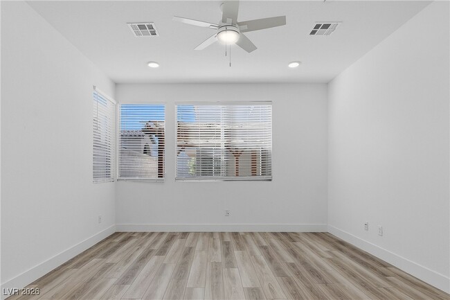 Building Photo - 9958 Valley St