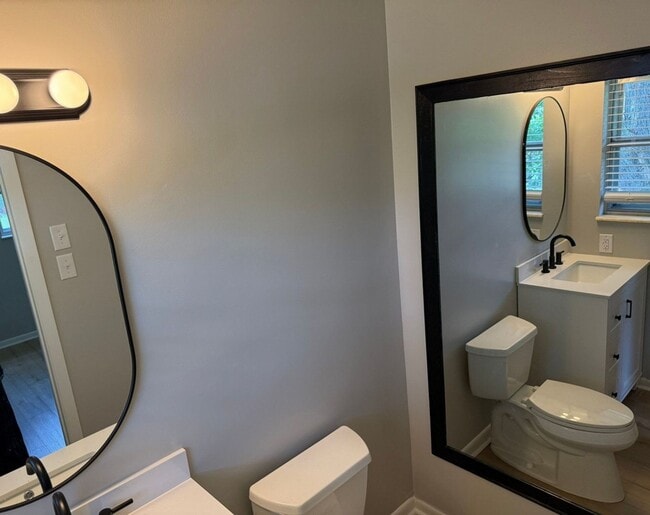Building Photo - Renovated Rocky Hill Home