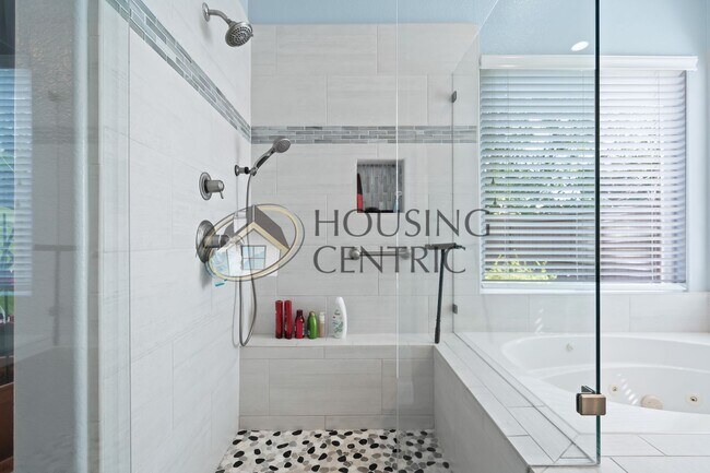 Building Photo - Executive Single Story Rental in Gated Serrano Community!