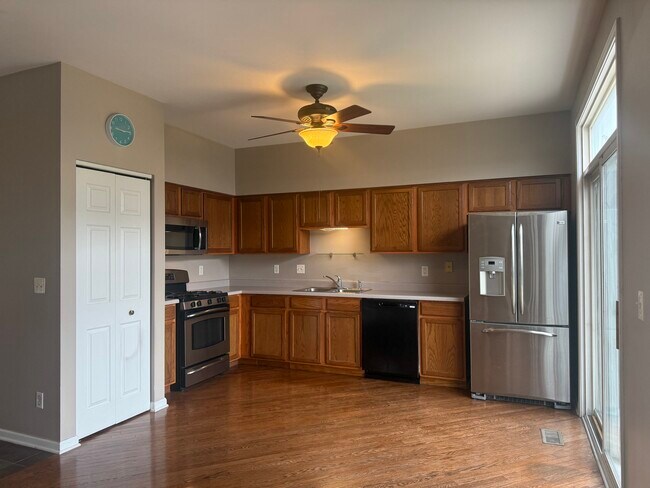 Building Photo - 21529 Franklin Cir