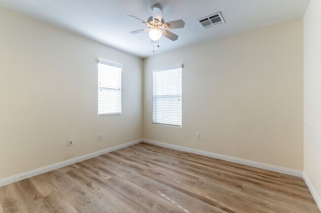 Building Photo - Summerlin West Resort Style Home