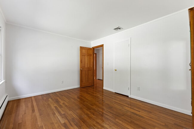 Building Photo - 494 Sawmill Rd