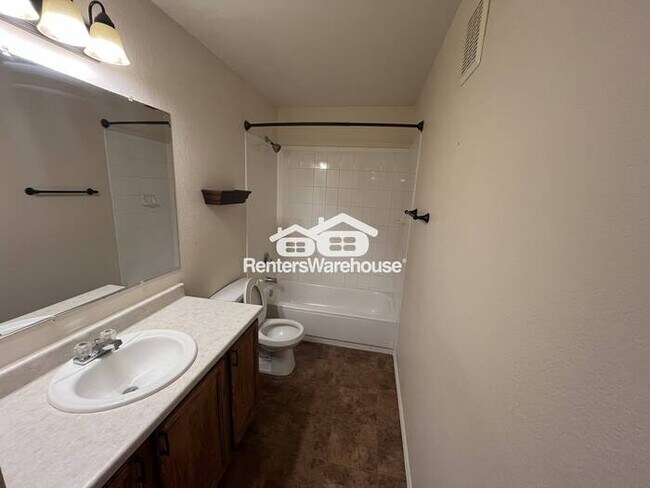 Building Photo - 12281 E Tennessee Dr