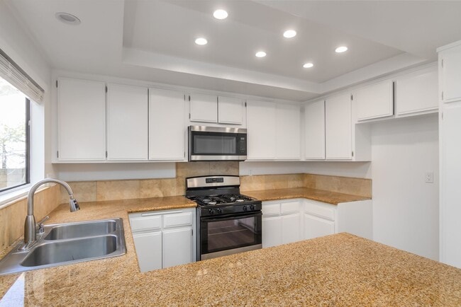 Building Photo - Move-in Ready - Available March 1