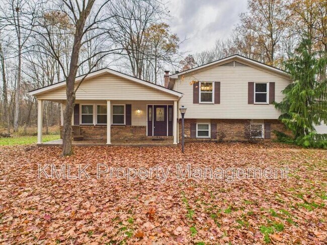 Building Photo - 874 Pleasant St