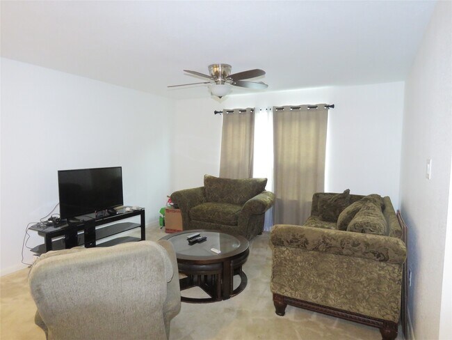 Building Photo - 13031 Mills Creek Meadow Dr