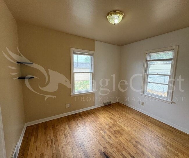 Building Photo - Three Bedroom, Two Bathroom House Located ...