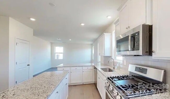 Building Photo - 2650 Trinity St