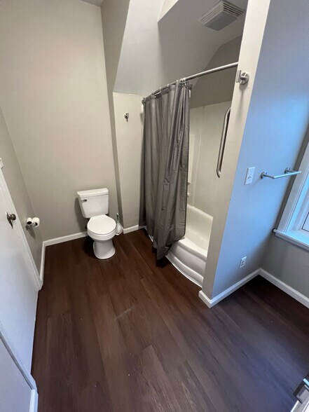 Building Photo - 571 Jefferson St