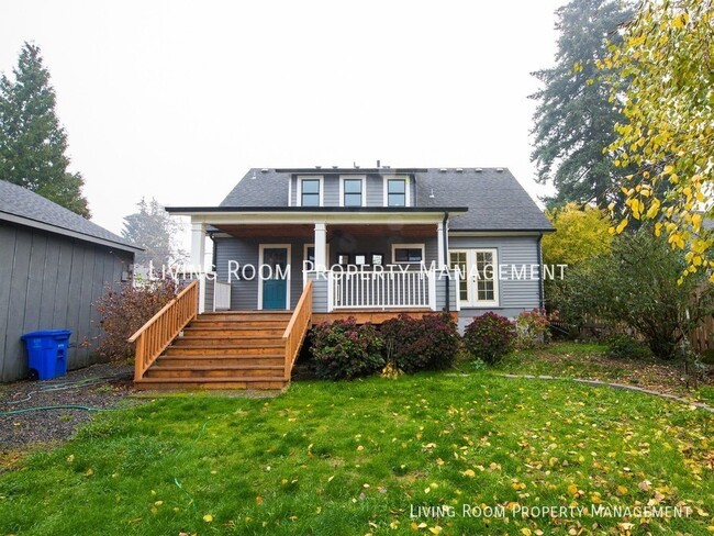 Building Photo - 1926 Fully Remodeled Farmhouse with a Fenc...