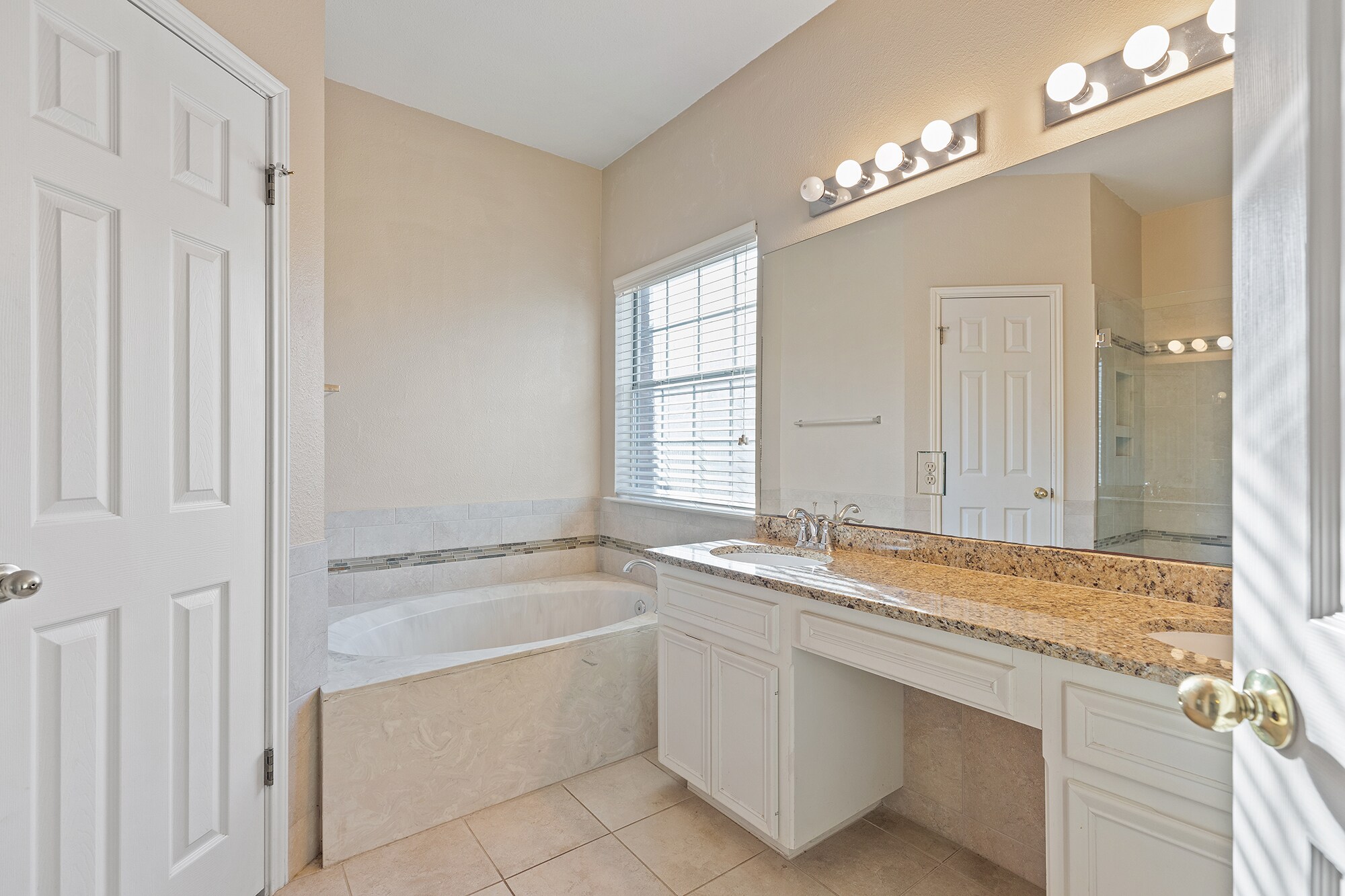 Building Photo - 9004 Brimstone Ln
