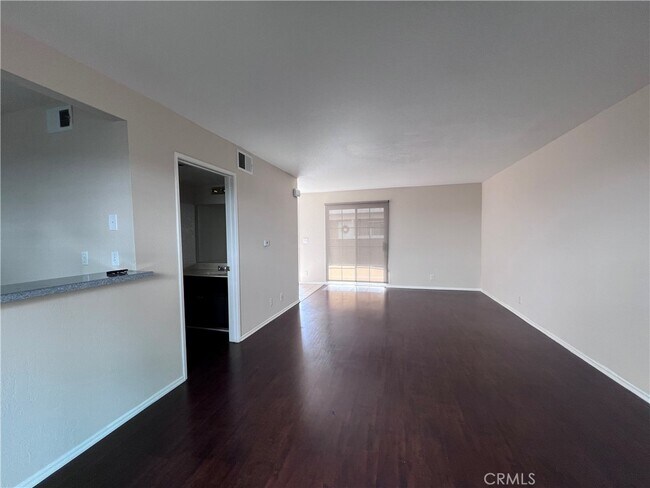 Building Photo - 11254 Oxnard St