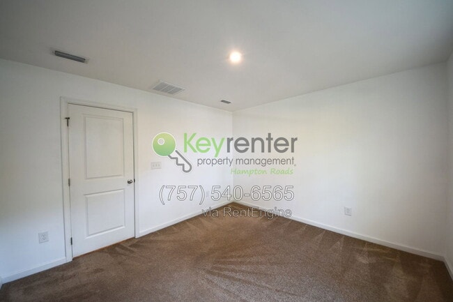 Building Photo - 49 Manilla Cir