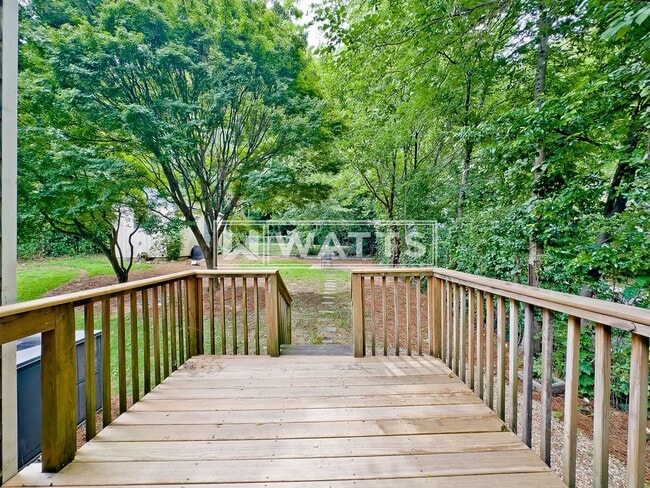 Building Photo - Charming 2BR/1BA Bungalow in Crestwood South