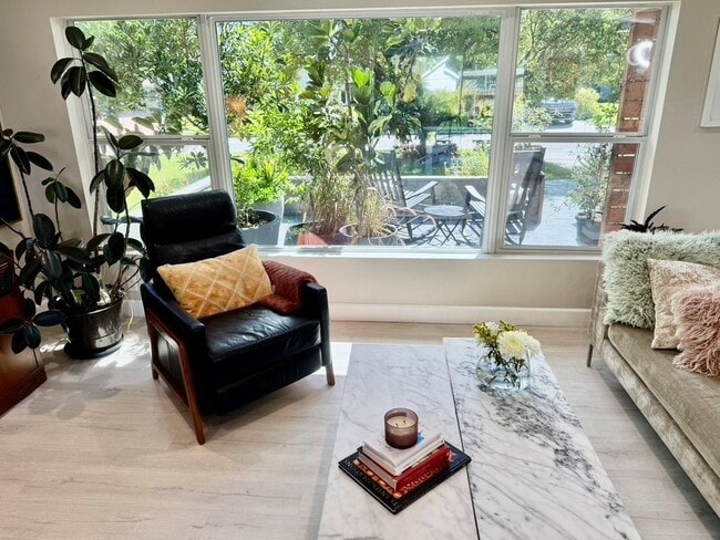 Building Photo - 1815 Barker Dr