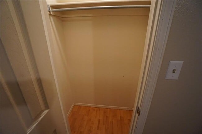 Building Photo - 4 Bedroom House, Gas Heat and Hot Water, N...