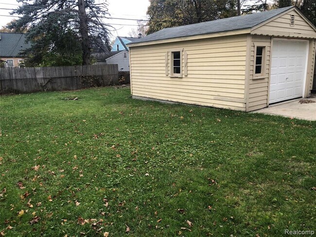 Building Photo - 18633 Negaunee