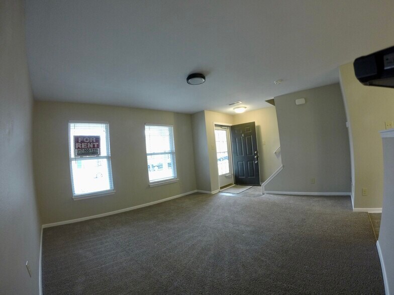 Family Room - 10223 Cumberland Pointe blvd
