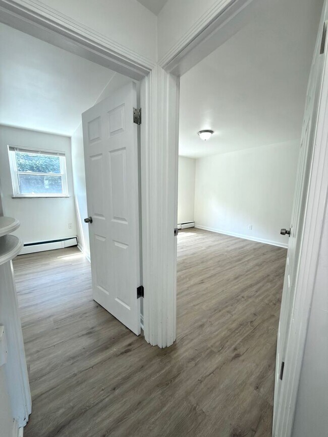 Building Photo - 5917 Cary Ave