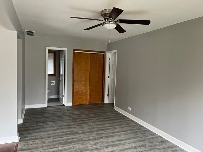 Building Photo - 144 N Maple Ave