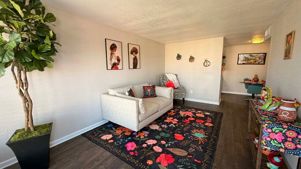 Building Photo - Casa Colinas Apartments