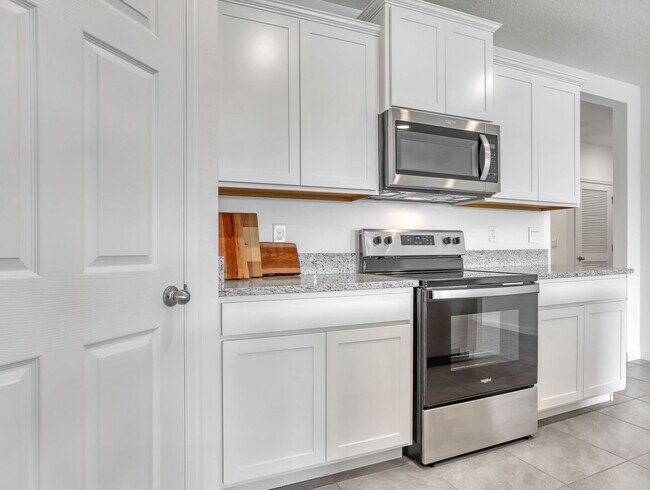 Building Photo - 7418 Tourmaline Dr