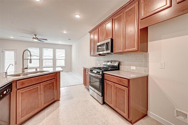 Building Photo - 18822 Fulvetta Haven Way