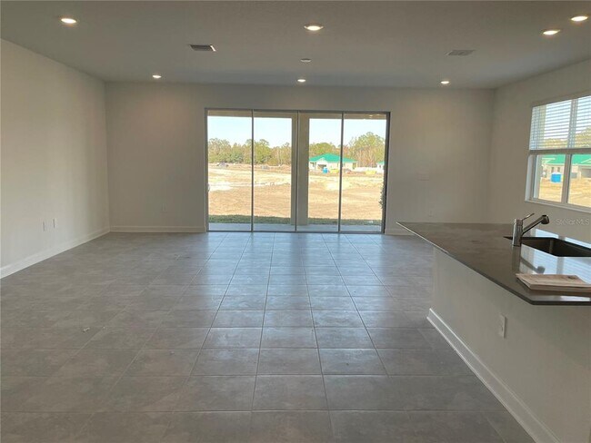 Building Photo - 5267 Dagenham Dr