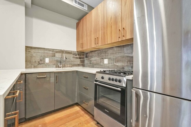 Building Photo - 312 Clifton Pl