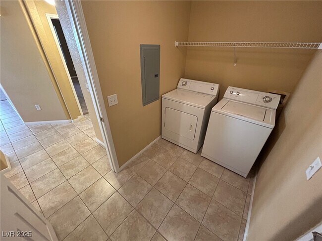 Building Photo - 10550 W Alexander Rd